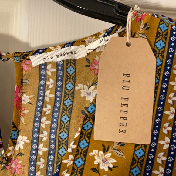 Blu pepper//Floral jumpsuit// - Picture 4 of 4